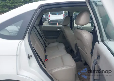 2010 Ford Focus Sel из США, поврежденный, VIN 1FAHP3HN3AW275334